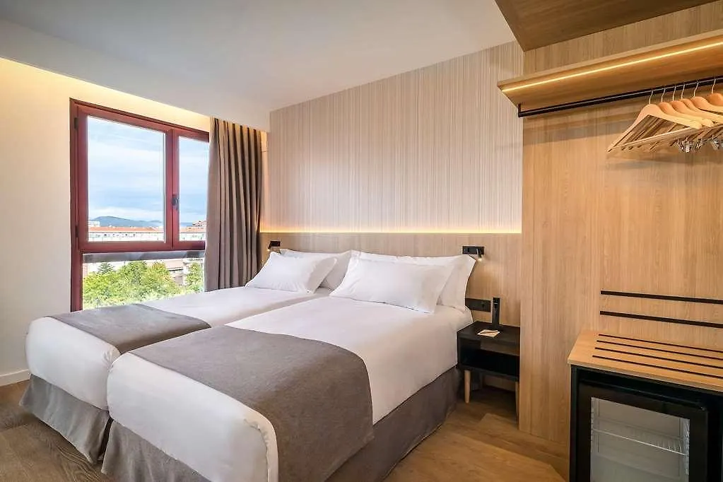 Occidental Pamplona Hotell 0*,