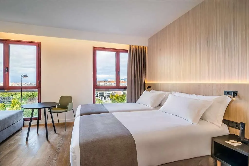 Occidental Pamplona Hotell 0*,